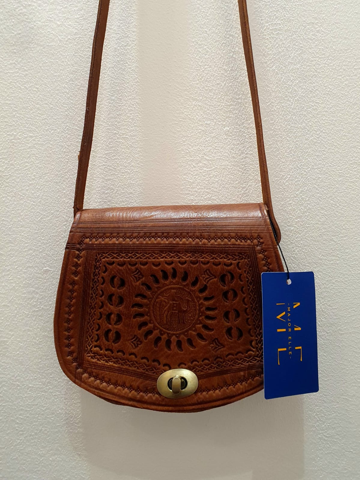 Sac en cuir artisanal gravé – Modèle vintage