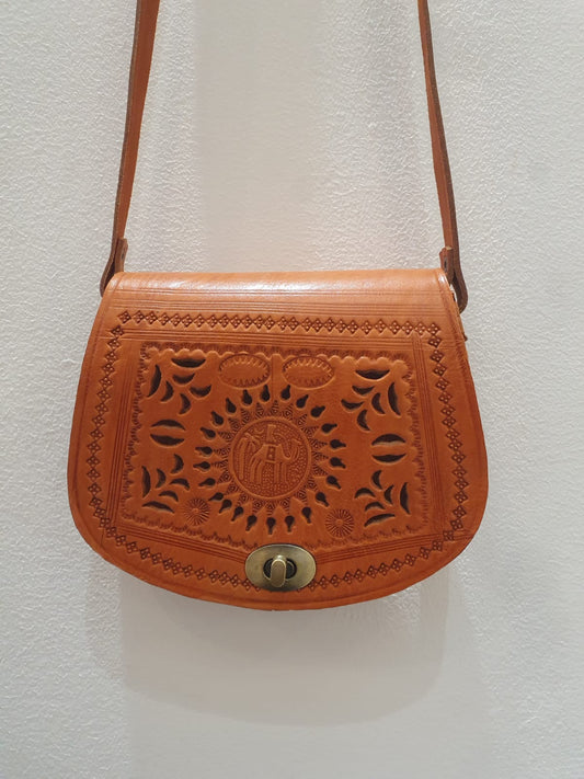 Sac en cuir artisanal gravé – Modèle vintage